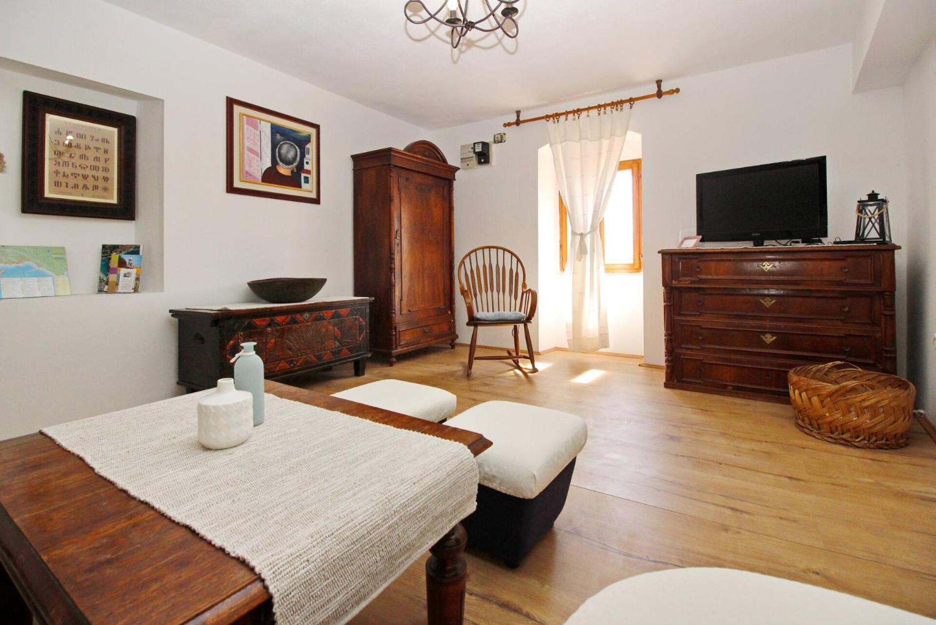 Apartment Fantov Old Town Residence Baska  Bagian luar foto