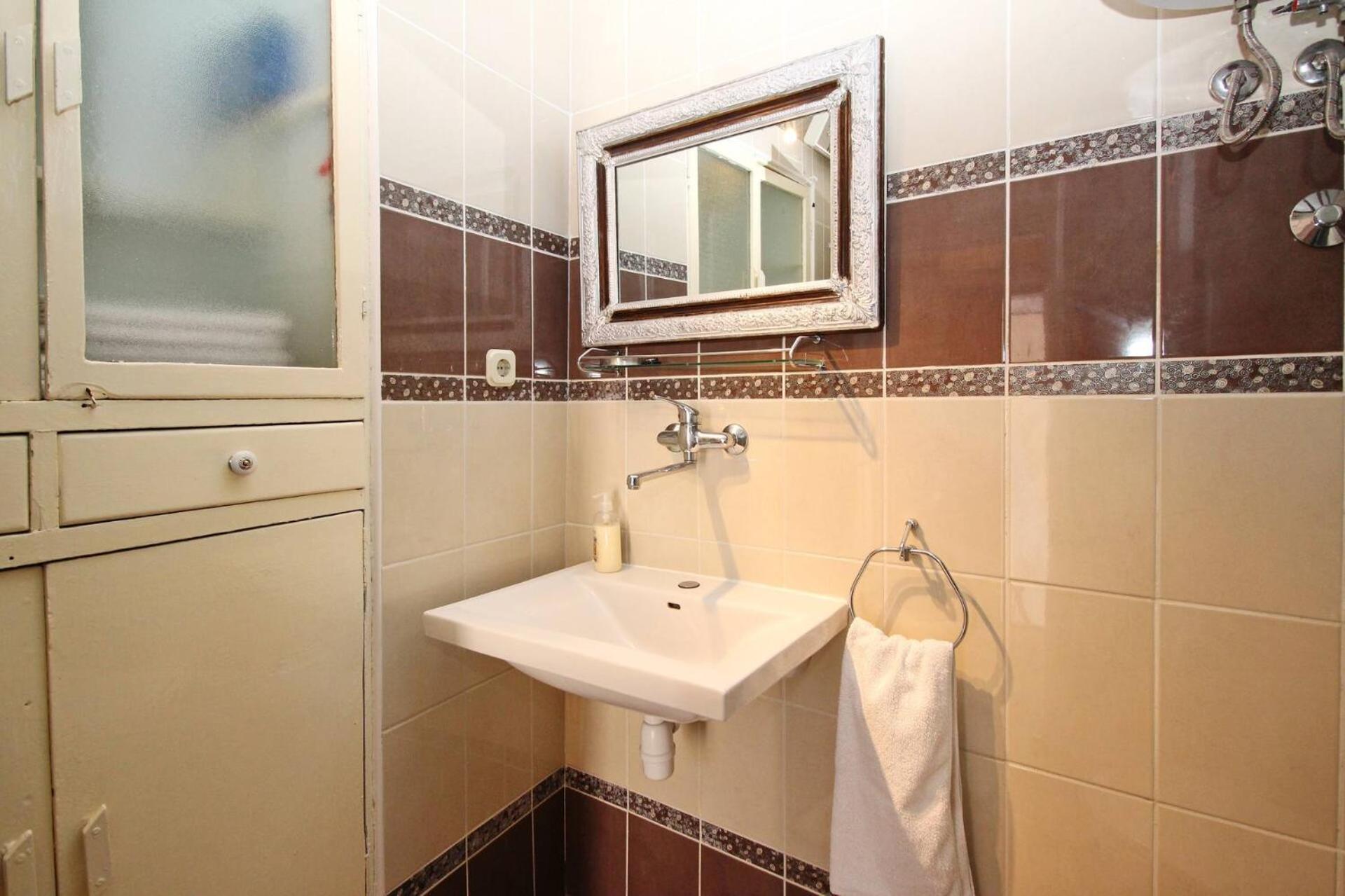 Apartment Fantov Old Town Residence Baska  Bagian luar foto