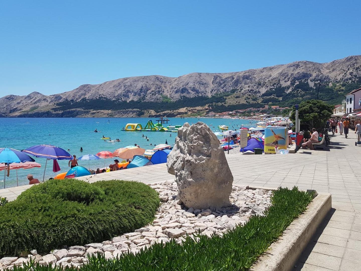 Apartment Fantov Old Town Residence Baska  Bagian luar foto