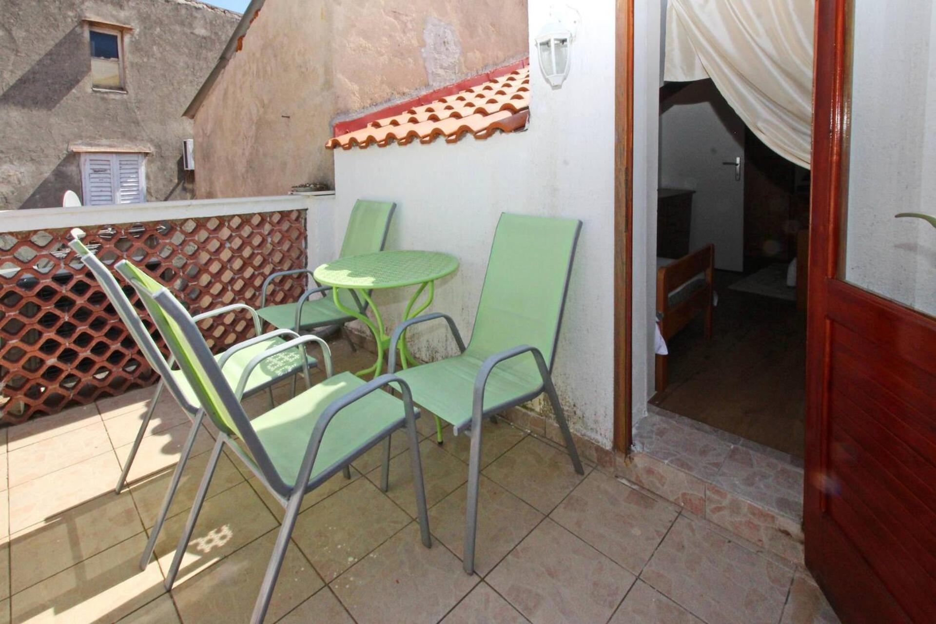 Apartment Fantov Old Town Residence Baska  Bagian luar foto